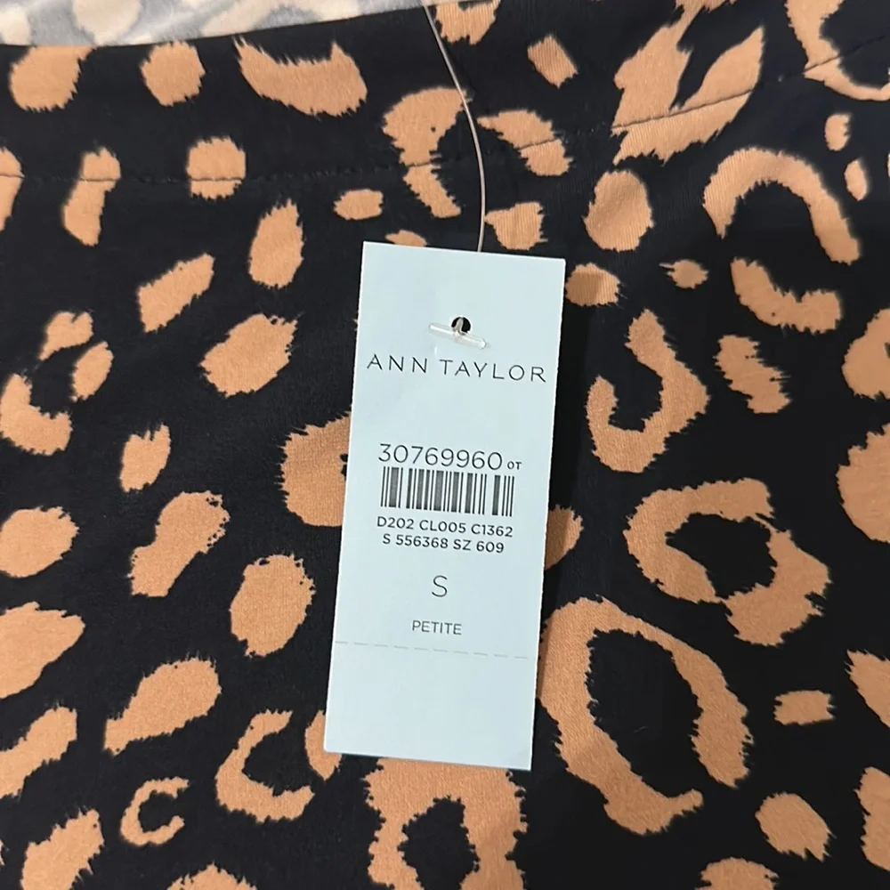 🌟Host Pick✨Ann Taylor-Animal Print Batwing Sleeve Top NWT - Picture 4 of 7